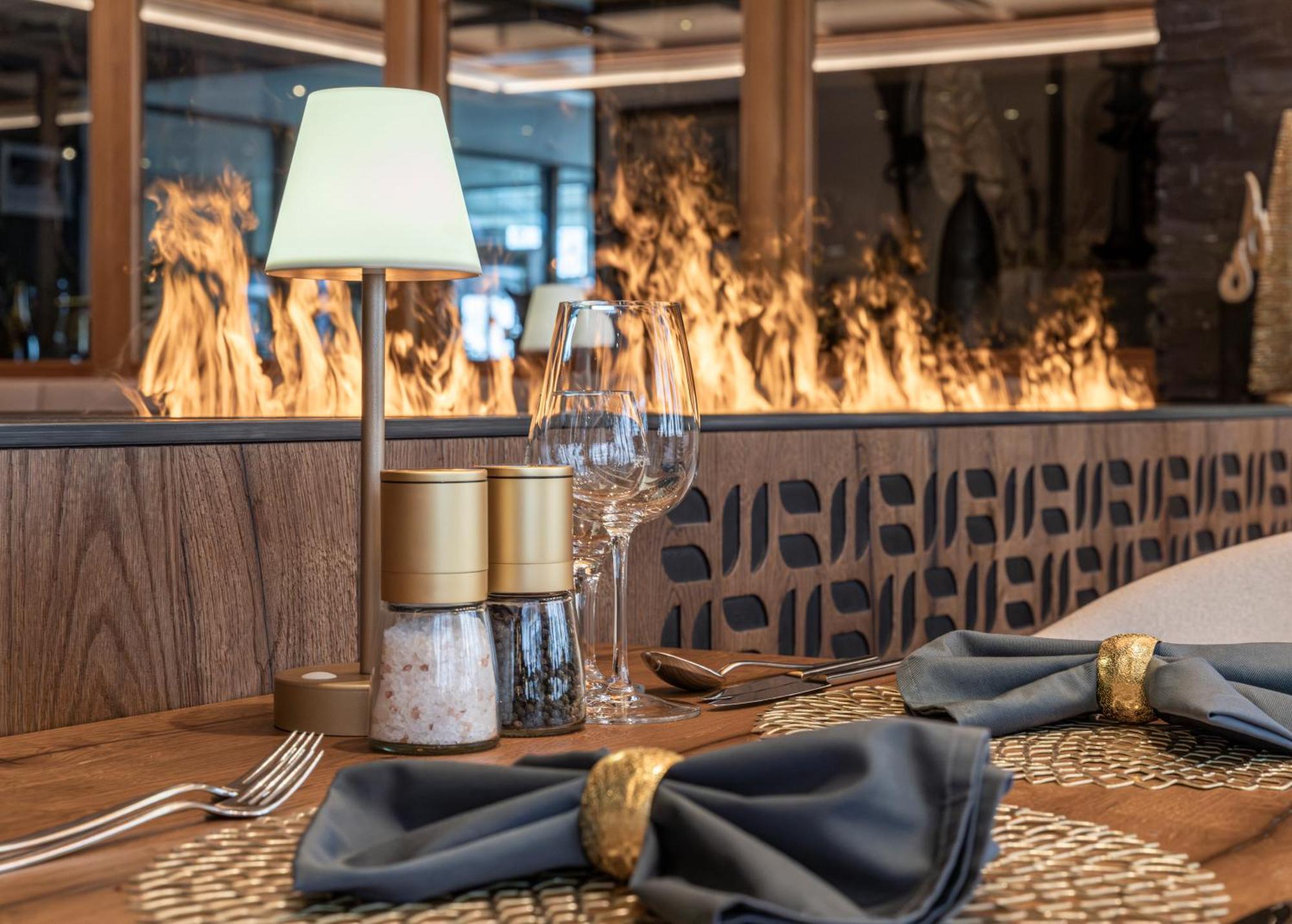 Hotel Gramaser イシュグル エクステリア 写真